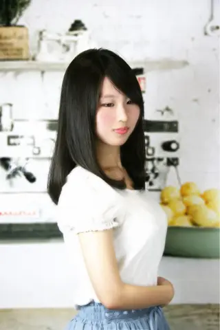 ミディアム anyhow academyのヘアスタイル