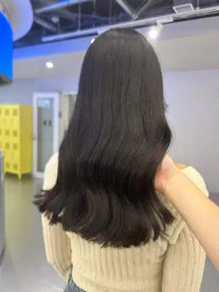 ロング Xena ria 衣織/ブリーチカラーのヘアスタイル