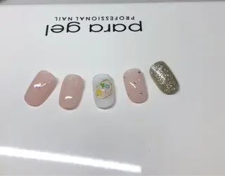 ネイル 遊津 美来のネイルデザイン