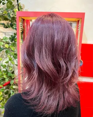 ミディアム カラー まさき✂︎ブリーチ／ デザインカラーのヘアスタイル