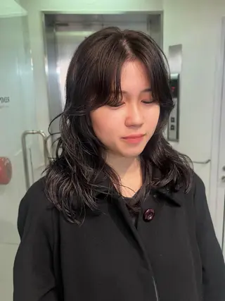 ミディアム レイヤー/ケアパーマ /ニュアンス/モードのヘアスタイル