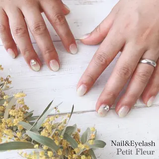 ネイル Petit Fleur所属・青柳 亜梨奈のマツエク・マツパデザイン