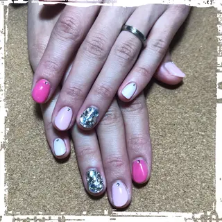 ネイル ECLAT エクラ所属・寺山 千鶴のネイルデザイン