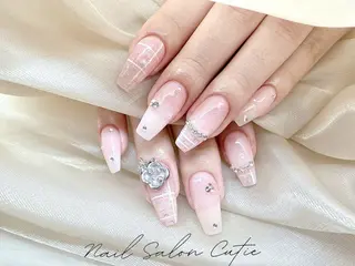 ネイル 池袋東口cutie 爪形成ワンホンネイルのネイルデザイン