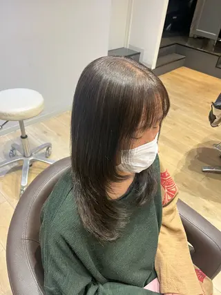 セミロング カラー Chere 金剛店 髙木翌のヘアスタイル