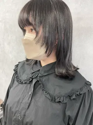 セミロング カラー オフホワイトアンドなんば所属・福西 洋斗のヘアスタイル