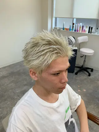 ショート カラー 西尾 太郎のヘアスタイル