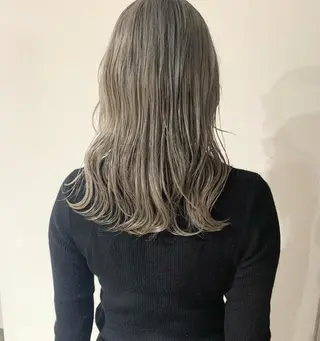 ミディアム カラー ✨艶ブリーチカラー ✨四ノ宮裕己のヘアスタイル