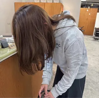 セミロング カラー 金子 詞音のヘアスタイル