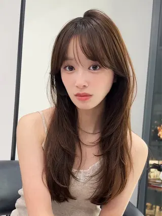 ロング ブリーチなしヘーゼル 🤎透明感カラー 唯のヘアスタイル