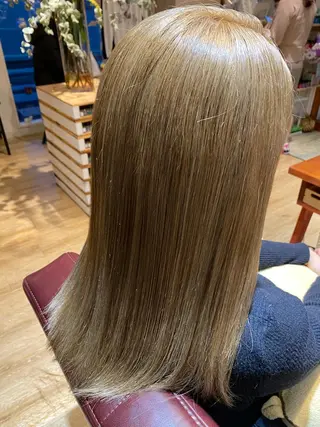 セミロング ICON所属・艶美髪マスター 店長✂︎YUKKEのヘアスタイル