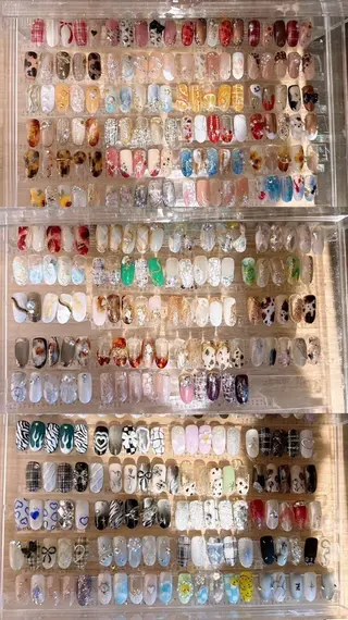 ネイル H2 nail schoolのネイルデザイン