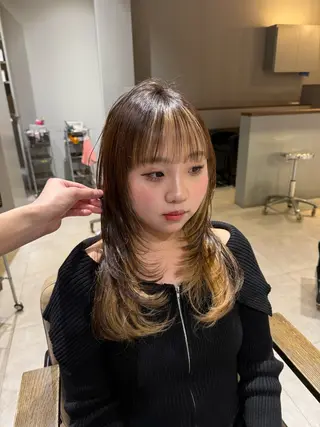 ロング カラー エマ ピボット 中川店所属・富原崇太/レイヤーカ ット/透明感カラーのヘアスタイル
