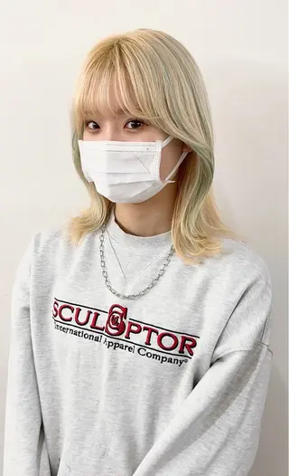 ミディアム カラー miyu✂︎Lien 上品なブリーチカラーのヘアスタイル