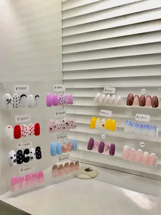 ネイル Raduga Nail Design所属・🤎🩷 AnnaMariyaのネイルデザイン
