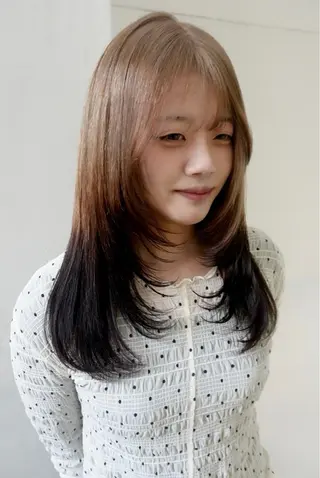 カラー ハイトーン/ハッシュ カット/senaのヘアスタイル