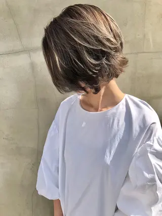 カラー THE DAY所属・AKI HASHIMOTOのヘアスタイル