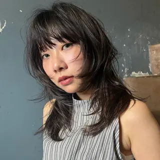 セミロング ハッシュカット🎀 レイヤーカットのヘアスタイル