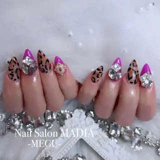ネイル MADIA藤沢所属・MADIA MEGUのネイルデザイン