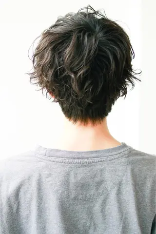 ショート カラー パーマ メンズ 赤み消し🌿 透明感カラー🫧のヘアスタイル