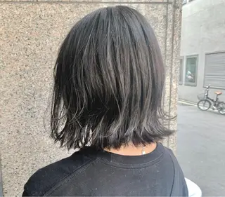 ミディアム カラー 宮永 智香のヘアスタイル