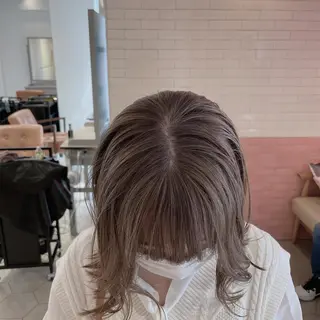 ミディアム カラー レイヤーカット 透明感カラーのヘアスタイル