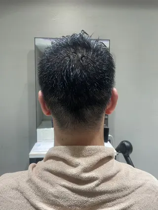 メンズ 頭から整える美容師 松田のヘアスタイル