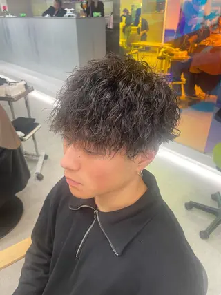 ショート パーマ メンズ カラーモデル⚡️ REONのヘアスタイル