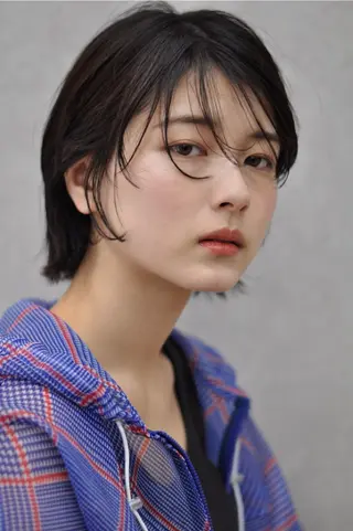 ショート カラー サノ アオイのヘアスタイル