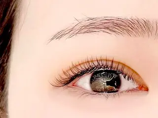 マツエク・マツパ eyelash&eyebrow Luminous所属・Luminous まつげ&眉毛 専門店のマツエク・マツパデザイン