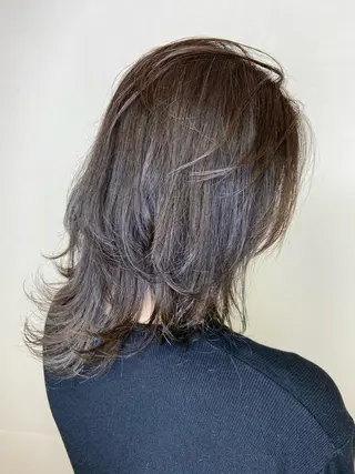 セミロング 【カラーリスト】 Likka.のヘアスタイル