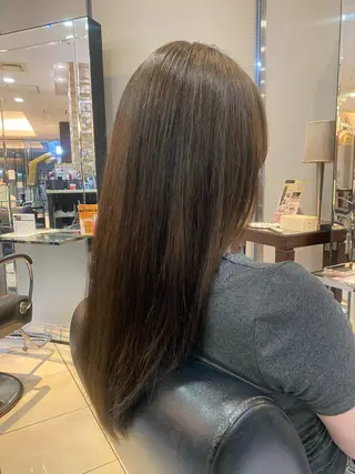 カラー 荻野 早紀のヘアスタイル
