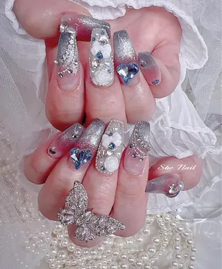 ネイル She   Nail所属・ISA_ BELLAのネイルデザイン