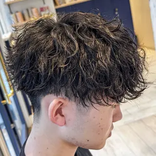 ショート パーマ メンズ 吉田 新平のヘアスタイル