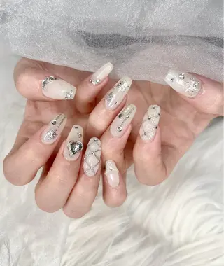 ネイル Hi Beauty 渋谷(ネイル、ハイパーナイフ6、脂肪れいきゃく、マッサージ＆エステサロン)所属・Hi beauty 渋谷のネイルデザイン