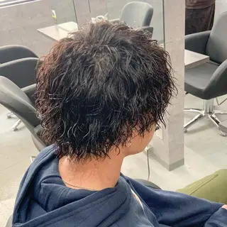 メンズ _WHITE所属・ダウンパーマ 曲がる縮毛矯正のヘアスタイル