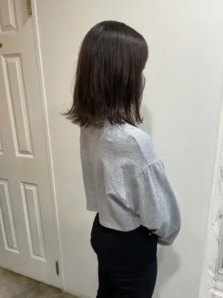 ミディアム カラー MIOベージュカラー 柔らかいカラーのヘアスタイル