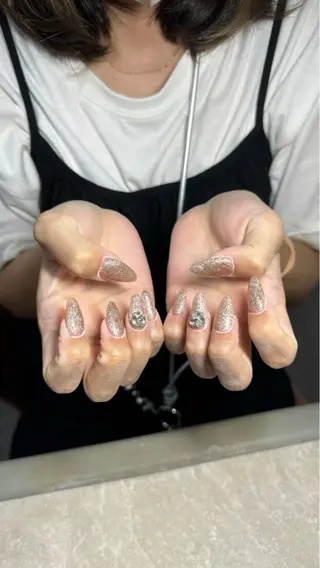 ネイル LAVISH nanamiのネイルデザイン