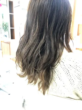 ミディアム カラー 白髪ぼかしハイライト 柳川拓哉のヘアスタイル