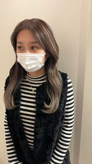 セミロング 【美ボブ. カラー】midoのヘアスタイル