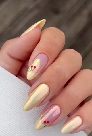 ネイル 高木 維麗絲のネイルデザイン