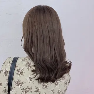 セミロング カラー 韓国レイヤー🕊️ 柔らかベージュ🧸のヘアスタイル