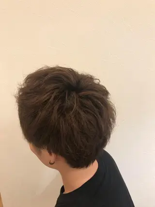 ショート 岡本 真実のヘアスタイル