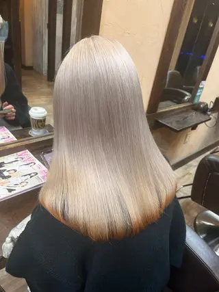 セミロング カラー ブリーチ🩵レイヤー Maho🐻‍❄️のヘアスタイル