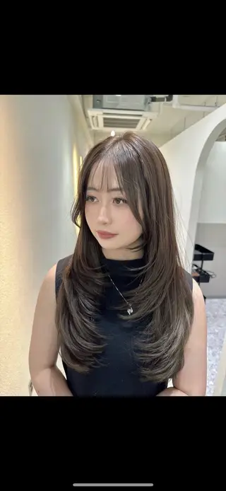 ロング 韓国レイヤー透明感 カラーヨウスケのヘアスタイル