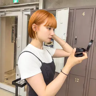 ミディアム カラー 岡本康平/ボブ /ブリーチ/レイヤーのヘアスタイル