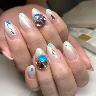 ネイル repos~ルポ~所属・里見 麗のネイルデザイン