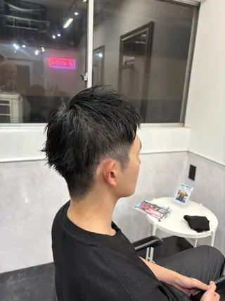 メンズ デザインカラー / ナダショウタロウのヘアスタイル