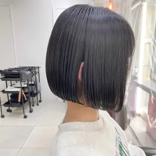 ショート 美髪矯正/艶髪カラー 🌟小顔に見えるボブのヘアスタイル