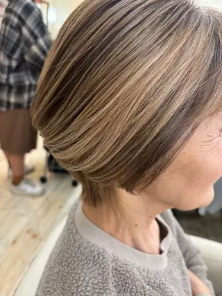 ショート カラー ルプラボウ 石黒よう子のヘアスタイル